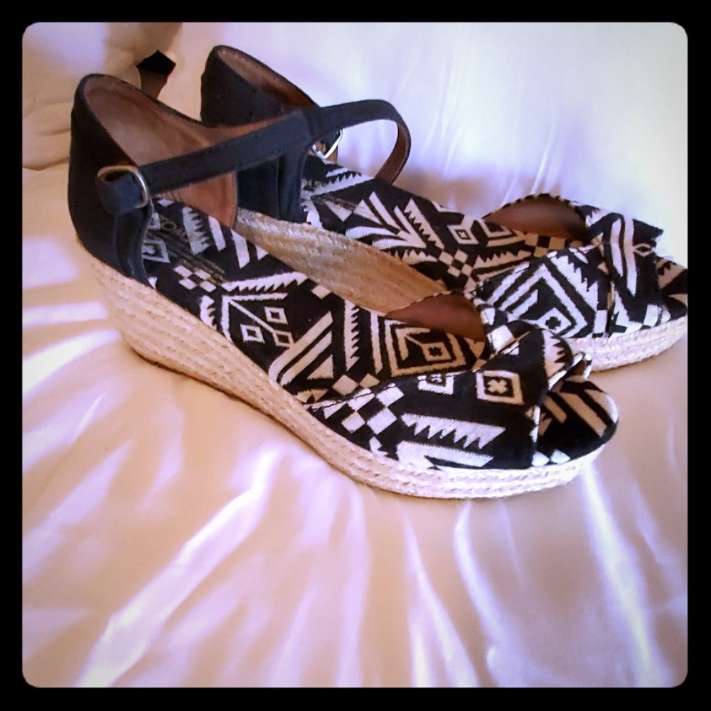 Tom's wedges